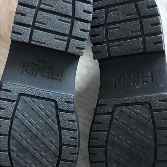 Fendi Black Textured Sole Footwear - Picture 7 of 10